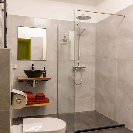 Passage - Spacious Apartement In Quiet Historic Part Of Haarlem Exterior photo
